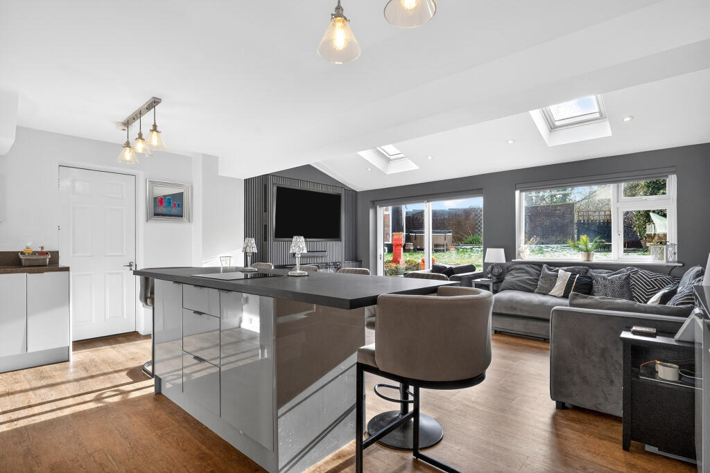 The Grange, Cubbington, Leamington Spa, CV32 photo 4