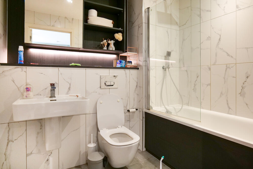 Apartment in Manchester - View 4