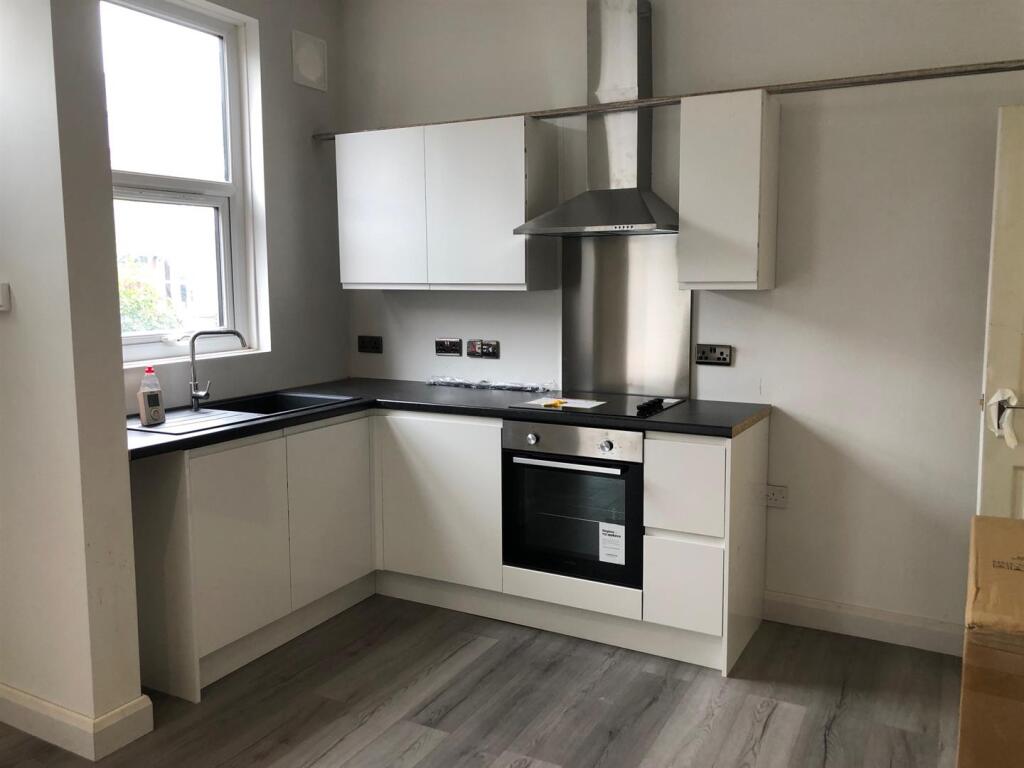 House in Leeds - View 2