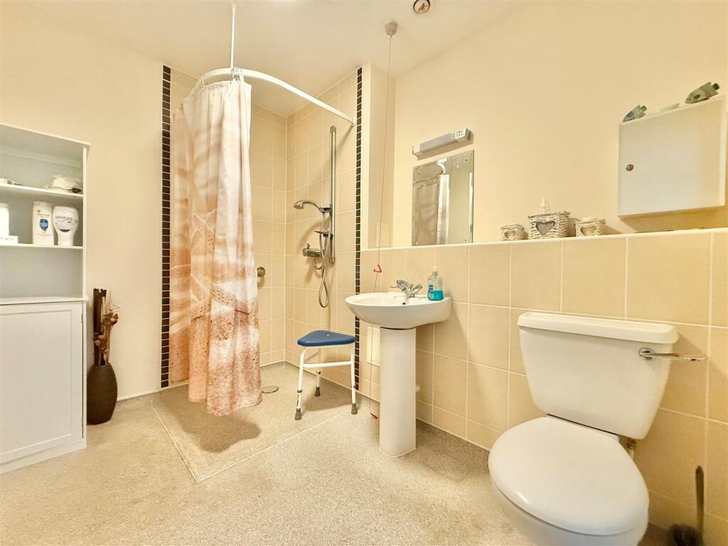 Additional image 8 of Queensridge Court