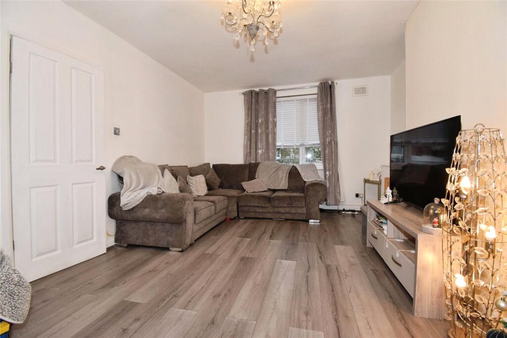 Coronation Avenue, Wigston, Leicestershire, LE18 photo 2