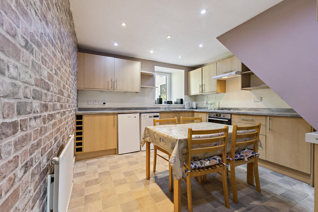 House in Perth - View 5