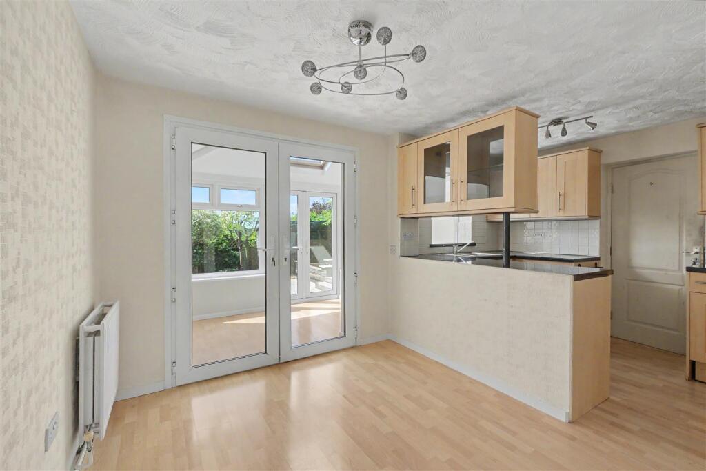 Derbyshire Avenue, West Hallam - More