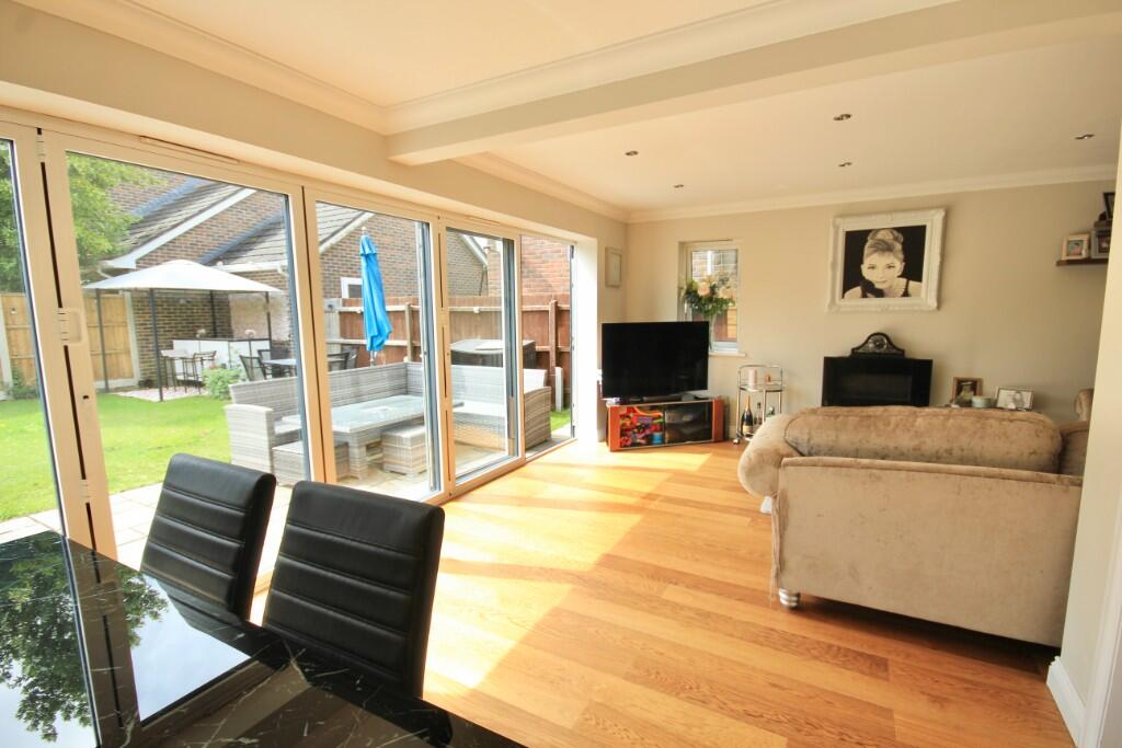 Cynthia Road, Poole, Dorset, BH12 photo 4