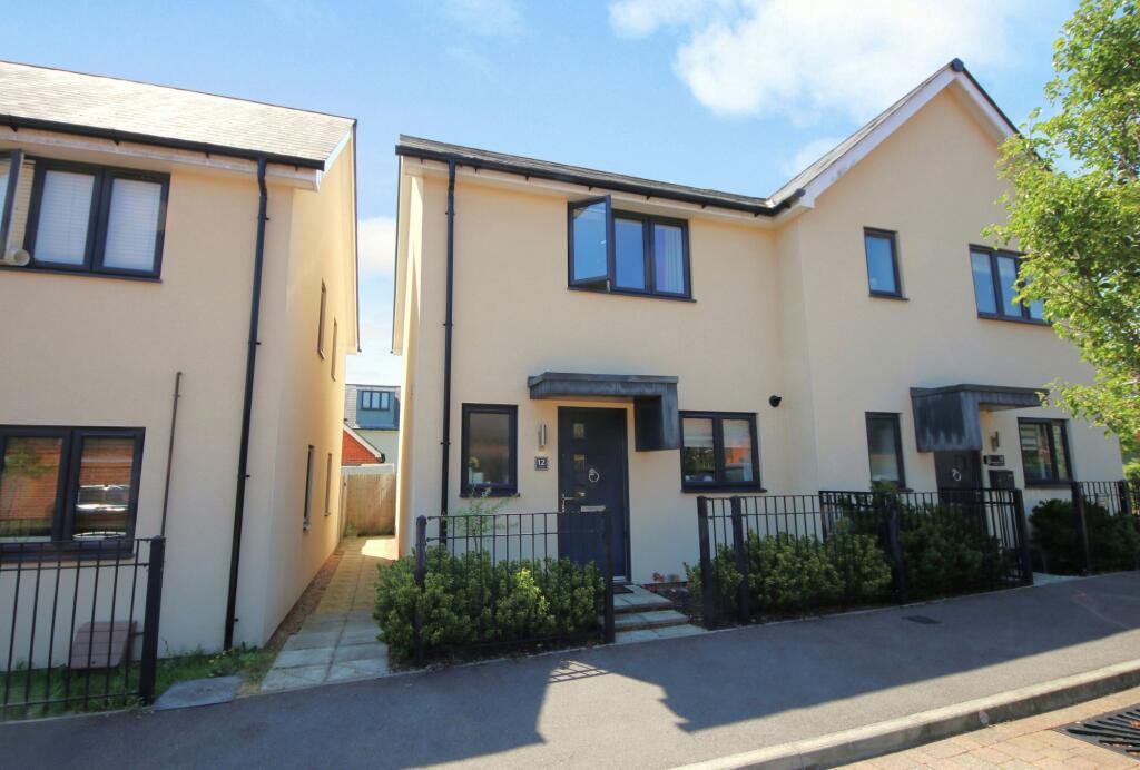 Main image of property: Catland Copse, Bursledon, SO31