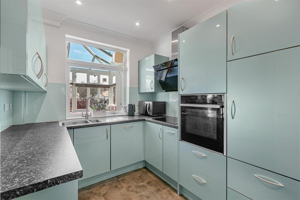 House in Kingston upon Thames - View 3