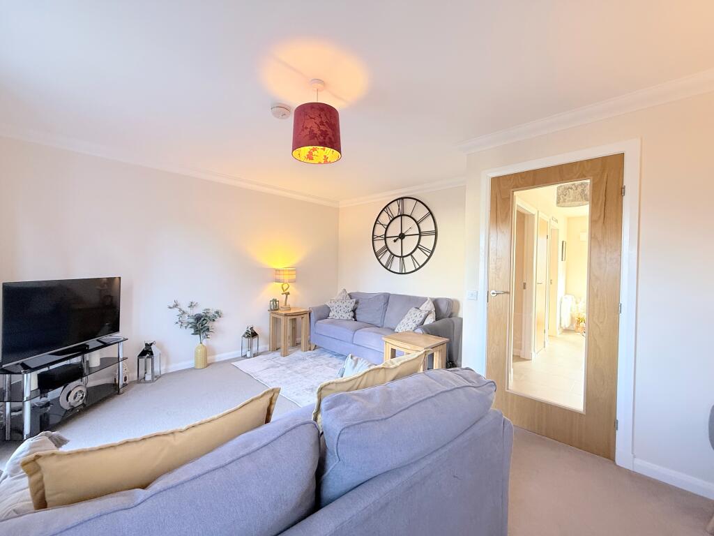 15 Langton Crescent, East Calder, West Lothian, EH53 0AF photo 4