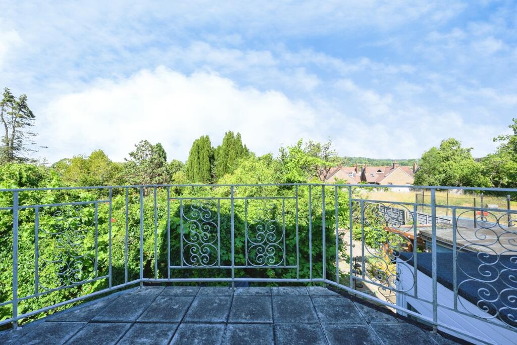 Ladbroke Road, Redhill, Surrey, RH1 - View 4