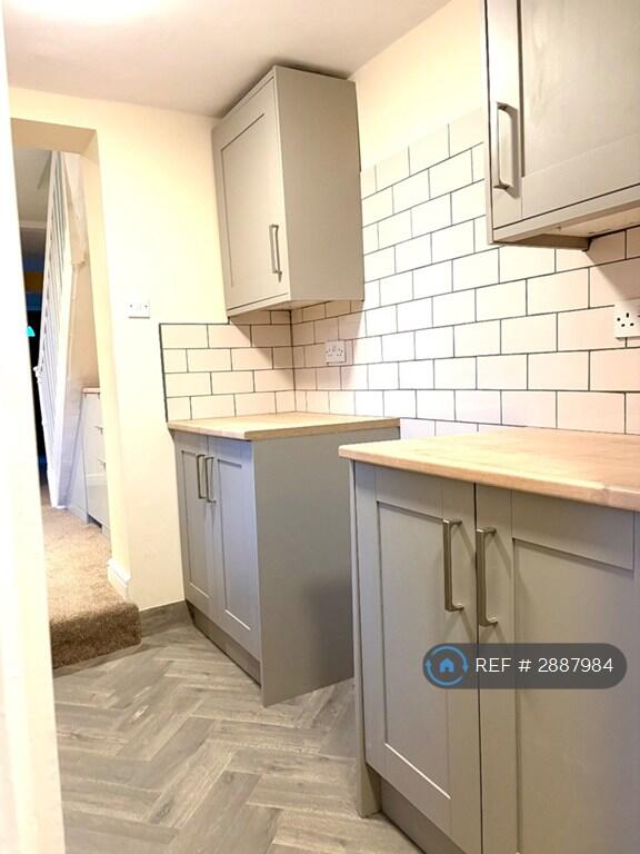 Apartment in Gillingham, Sally Port Gardens - More