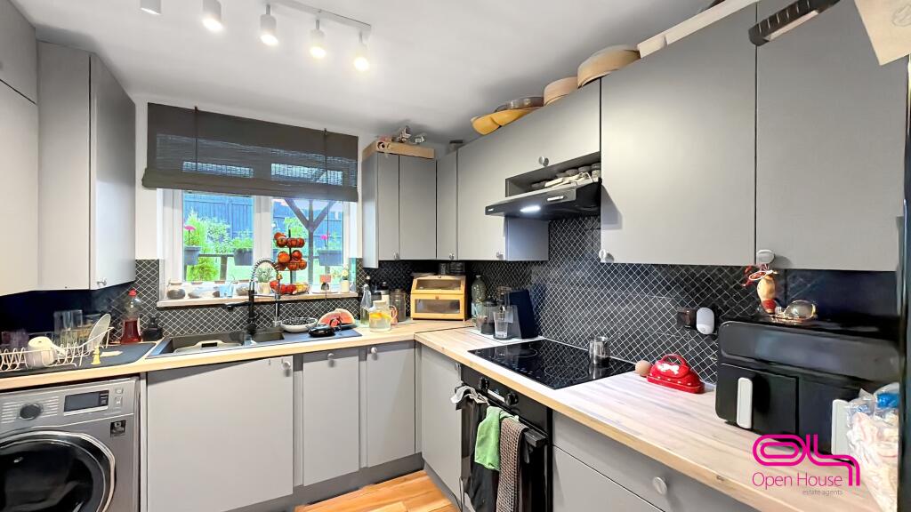 House in Bolton, Greater Manchester - View 5