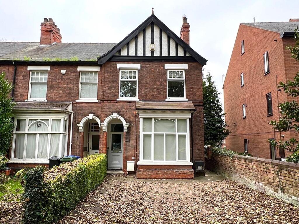 Main image of property: Deansgrove, Grimsby, DN32