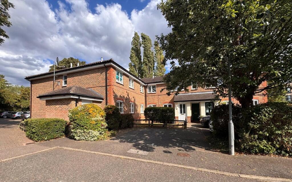 Main image of property: Bryony Close, Loughton, Essex, IG10