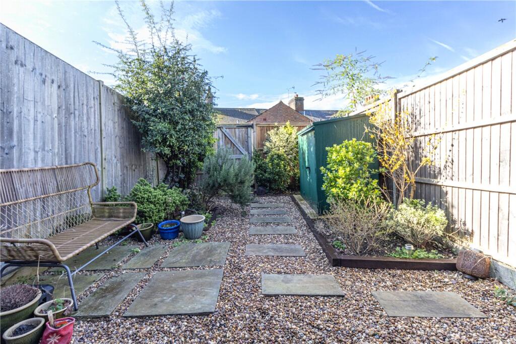 London Road, St. Albans, AL1 - View 5