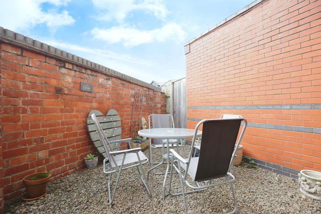 Apartment in Warwick, Whitemoor, Kenilworth - More