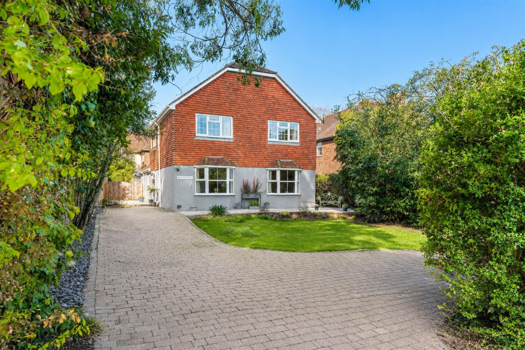 4-bed detached on Arundel Road, Fontwell, £595,000