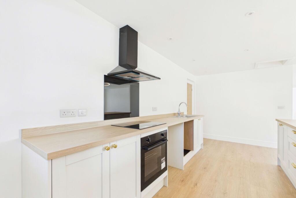 House in Torquay - More