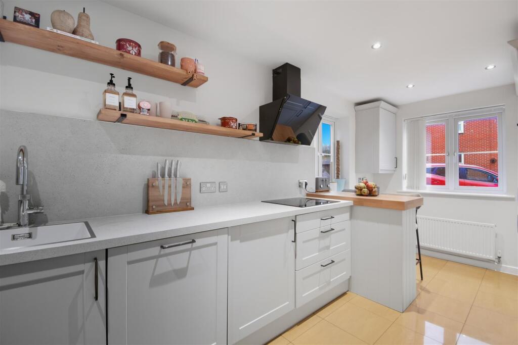House in Herne Bay, Hunter's Forstal, Talmead - More