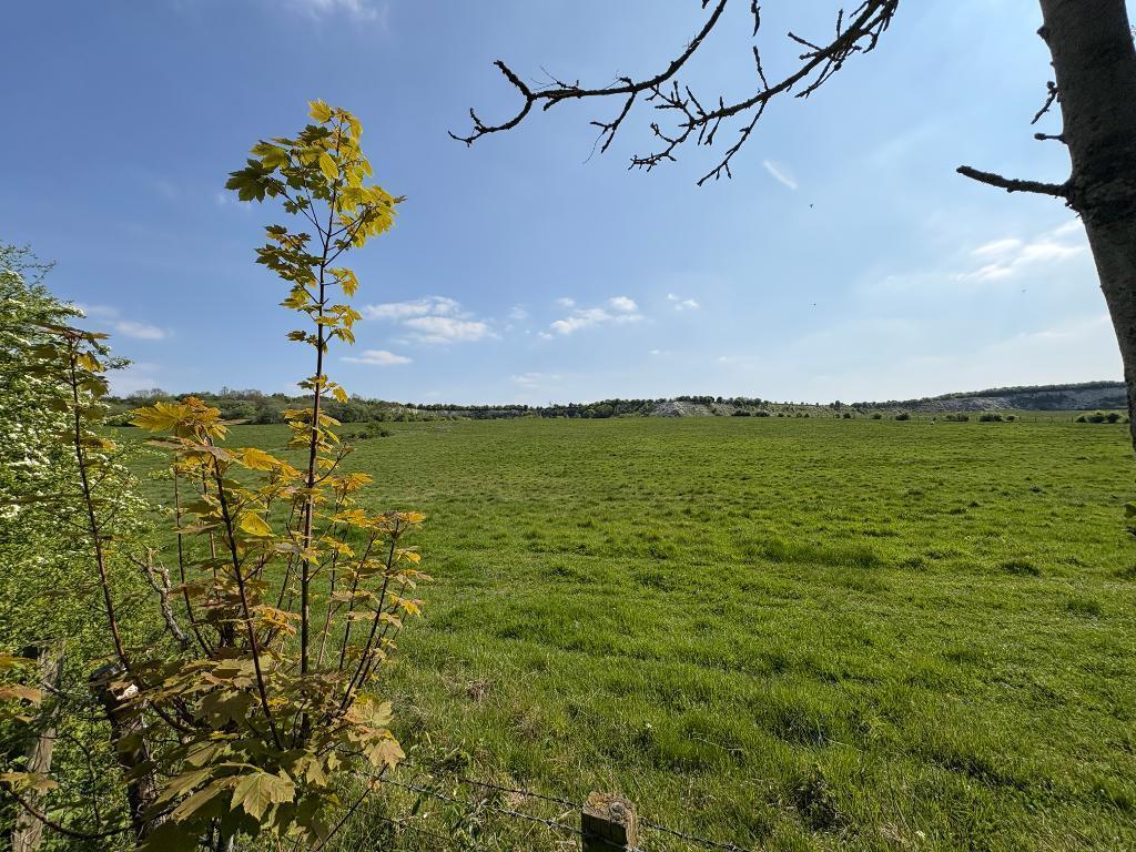 Main image of property: Sewell Road, Dunstable, Bedfordshire, LU6 1RP