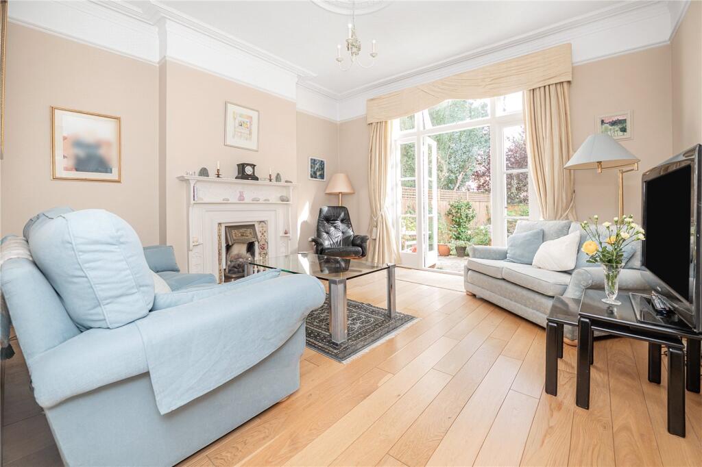 House in London, St Margarets - View 4