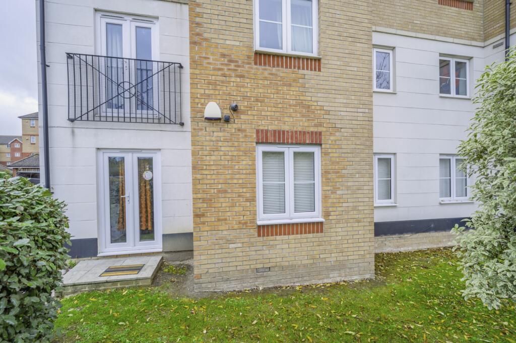 Main image of property: Flat 3 Franklin House, 3 Twickenham Close, SN3