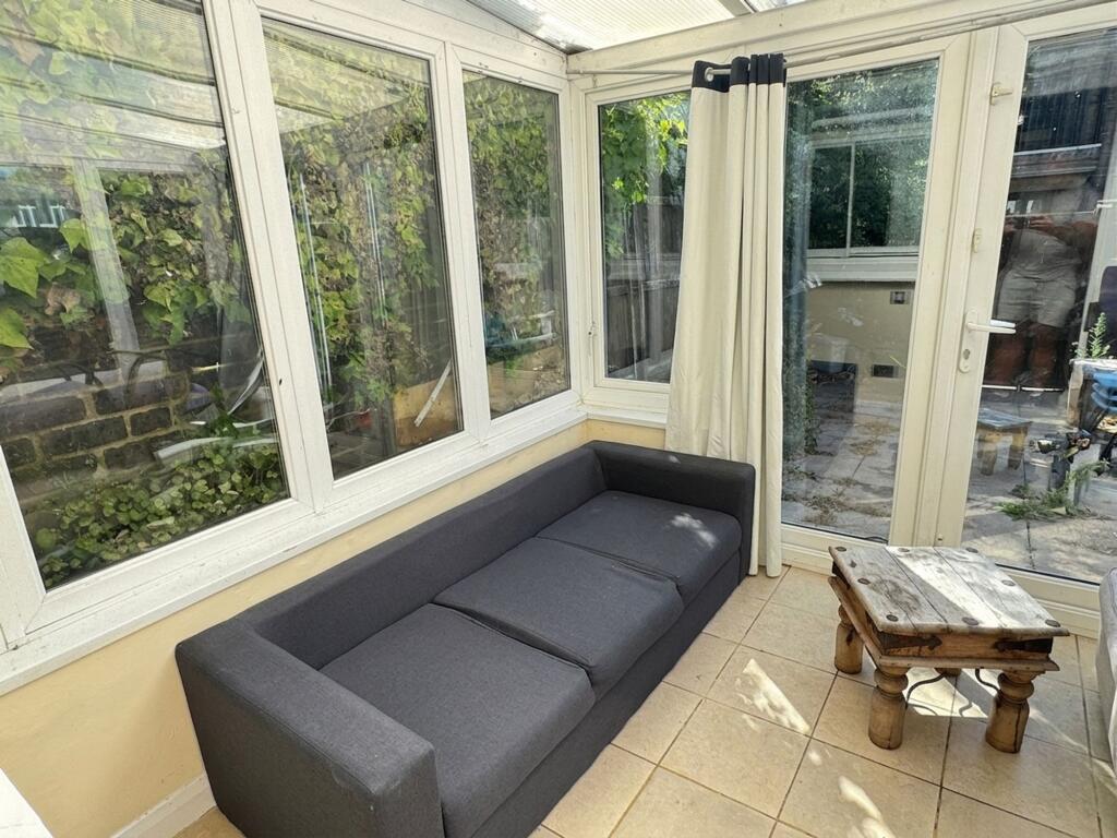 House in London - View 4