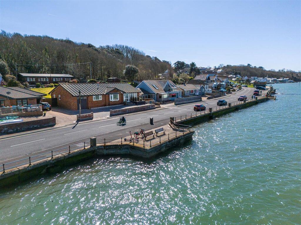 Main image of property: Princes Esplanade, Cowes, Isle of Wight, PO31