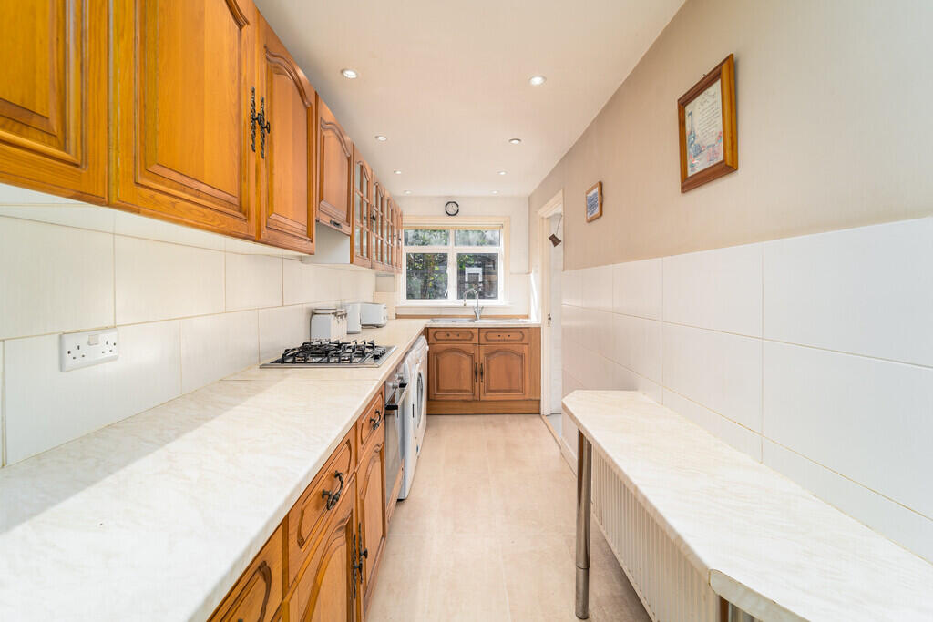 House in London - View 5