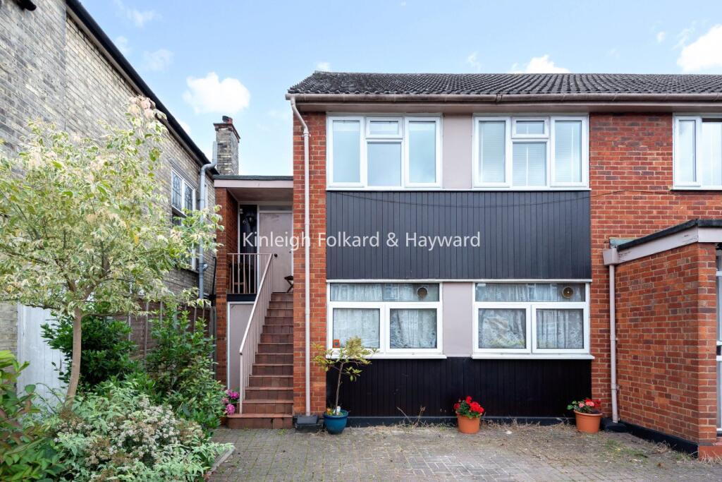 Main image of property: Woodberry Gardens, London, N12