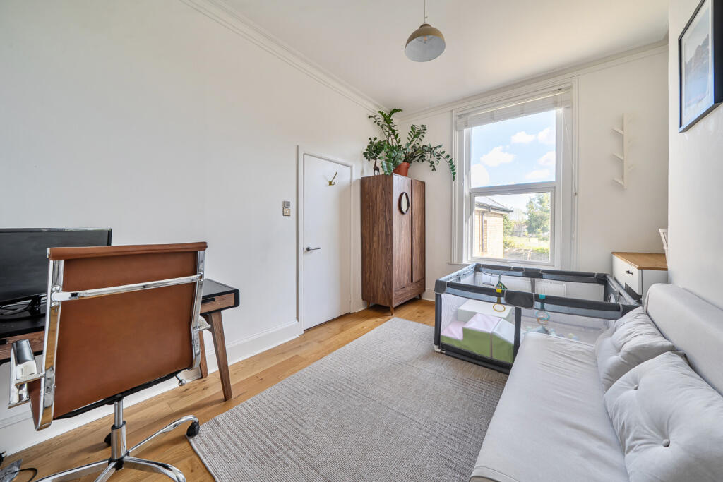 Apartment in London - View 5