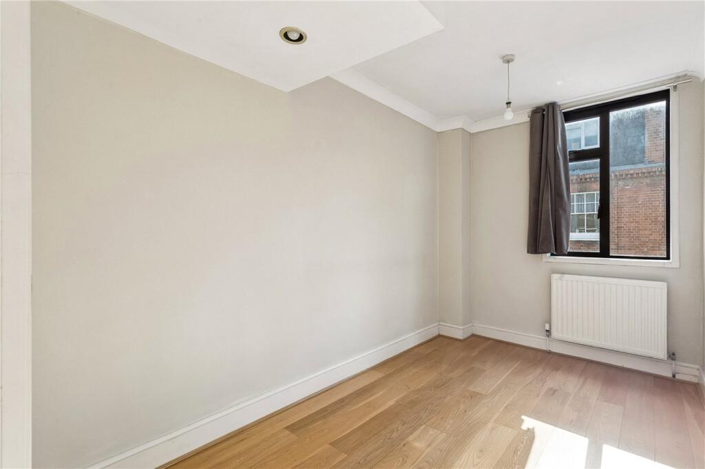 Apartment in London - More