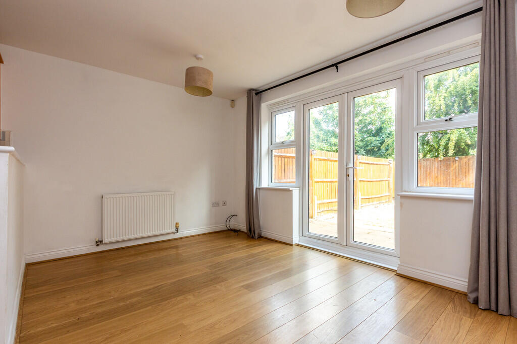 House in Rushden, North Northamptonshire - More