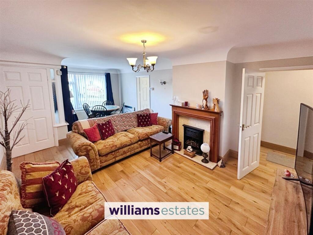 Warren Road, Prestatyn, LL19 photo 4