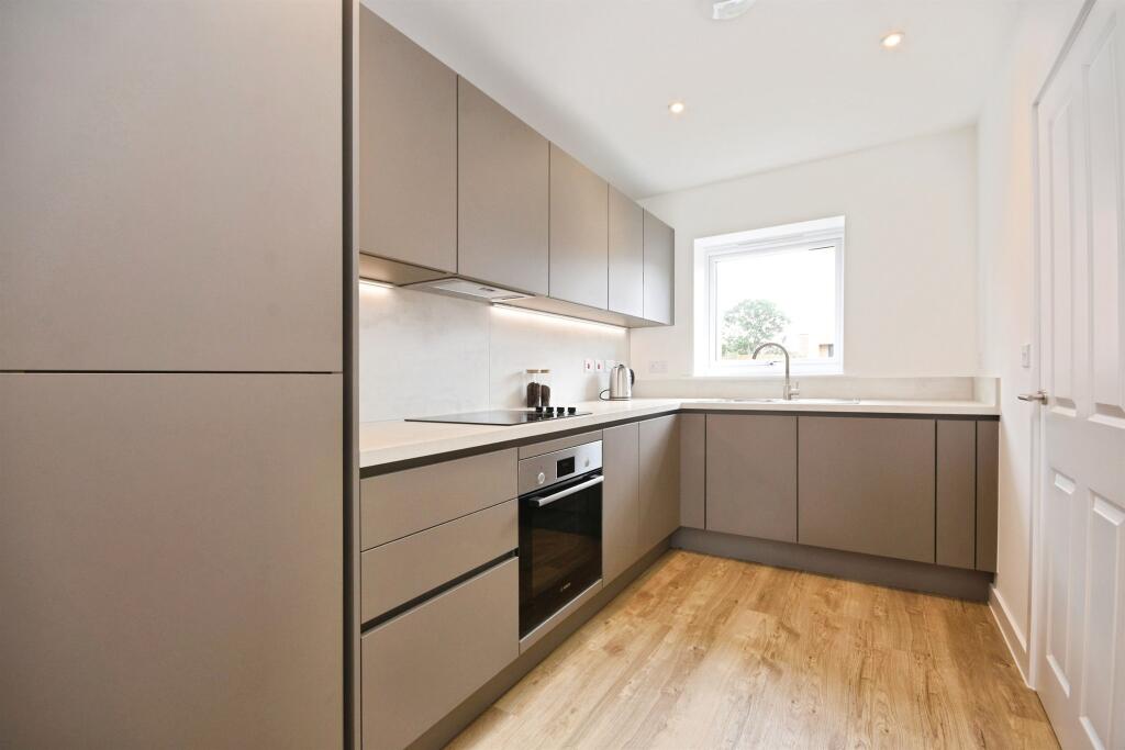 Main image of property: Ghyllgrove Close, Basildon