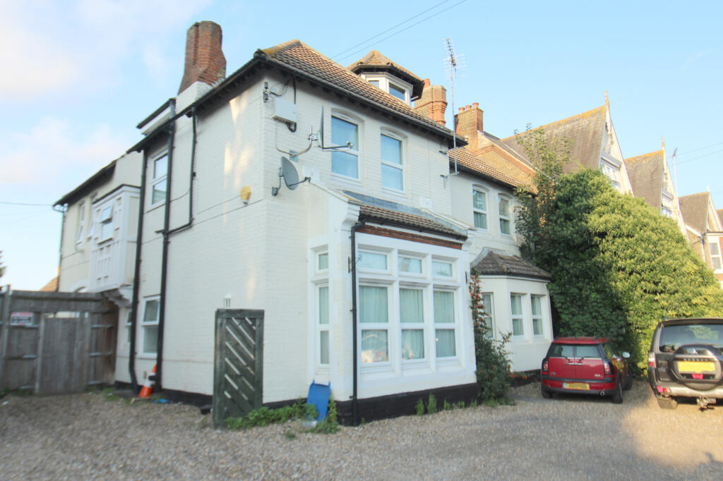 Main image of property: 26 London Road, Sittingbourne, Sittingbourne, ME10