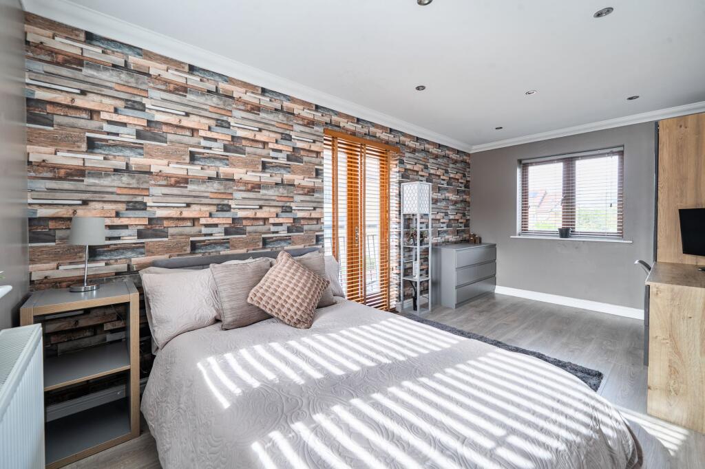 House in Milton Keynes, Broughton, Broughton and Milton Keynes - View 3