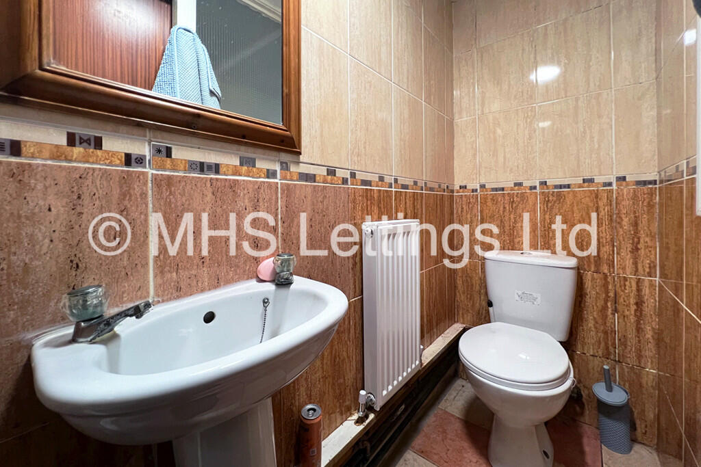 6 bedroom terraced house for rent