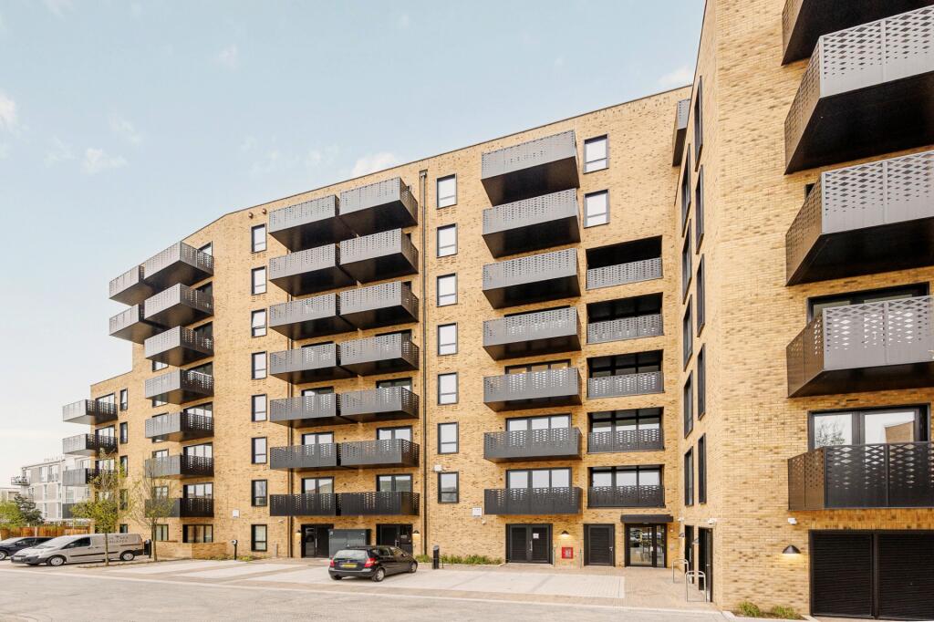 Main image of property: Sarsen House, Middle Road, Hanwell, W7