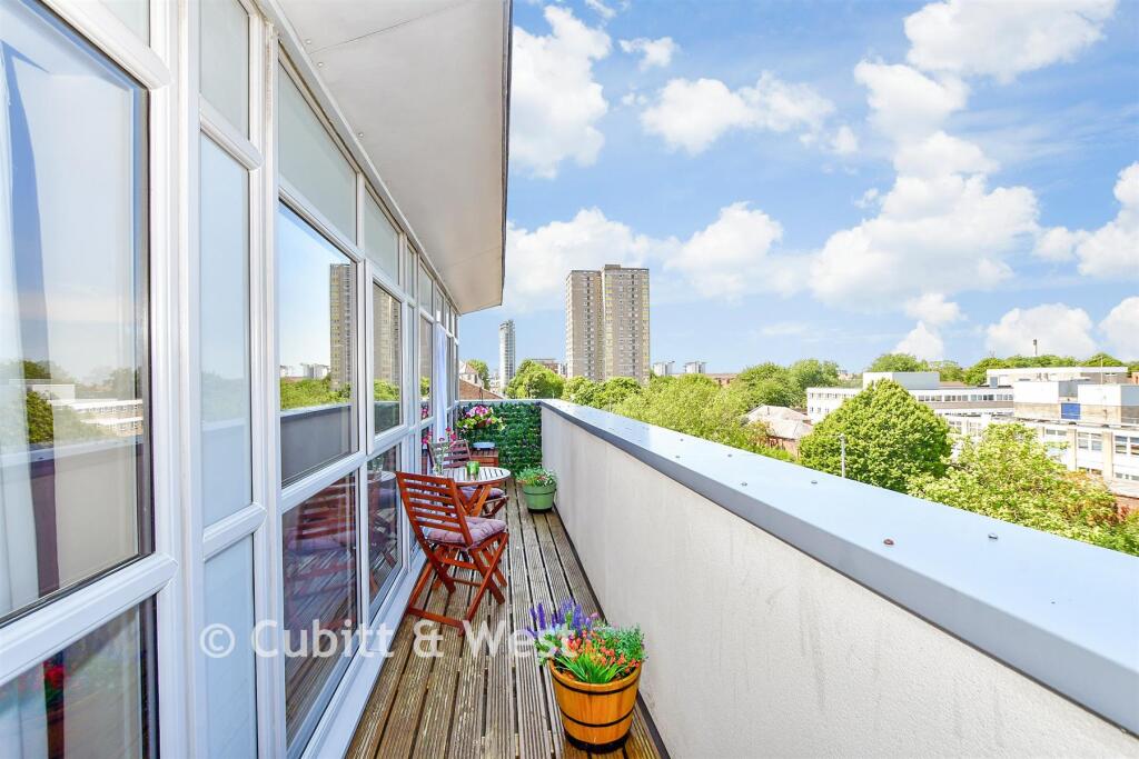 Apartment in Portsmouth - More