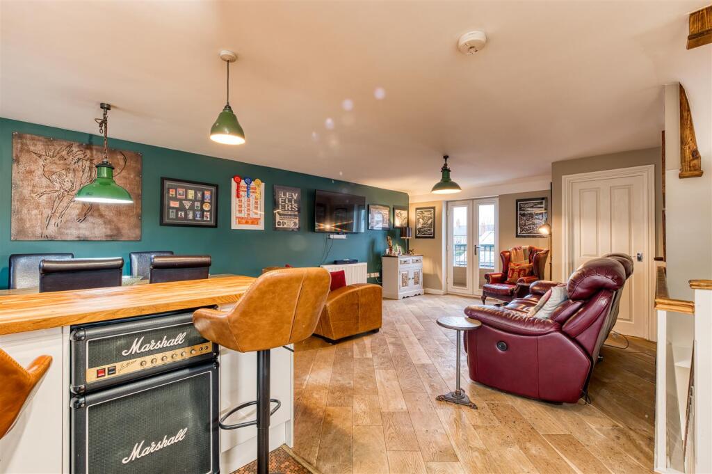 Main image of property: Commercial Street, Higham Ferrers