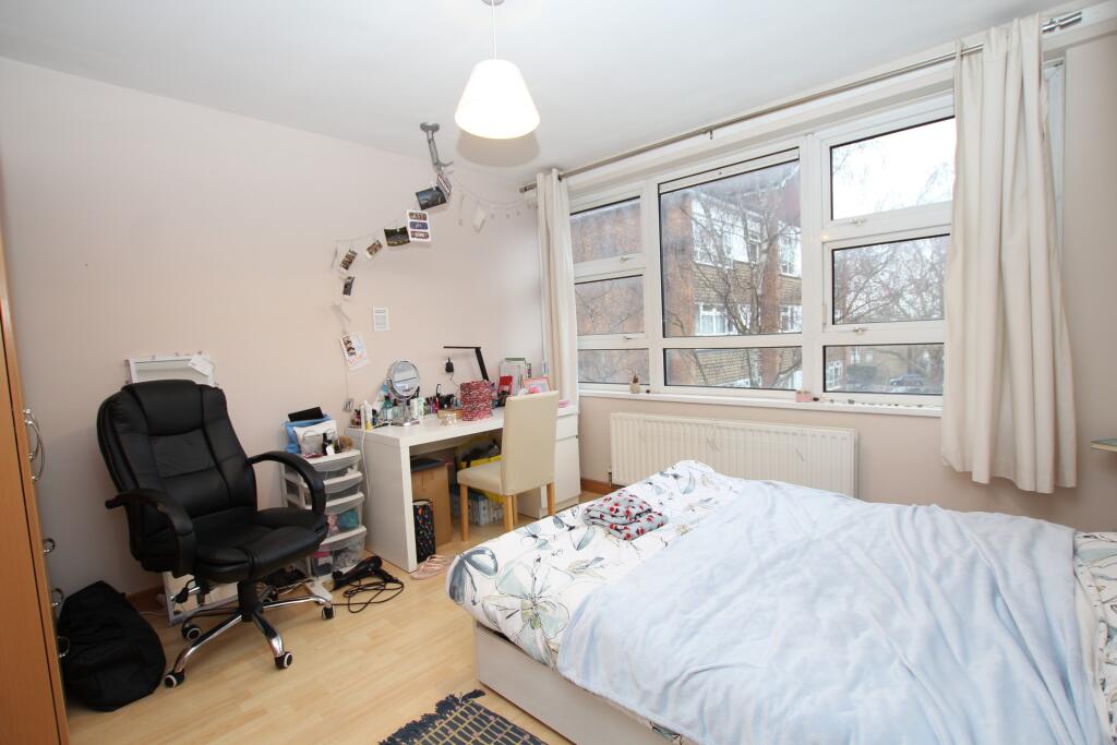 Apartment in London - More