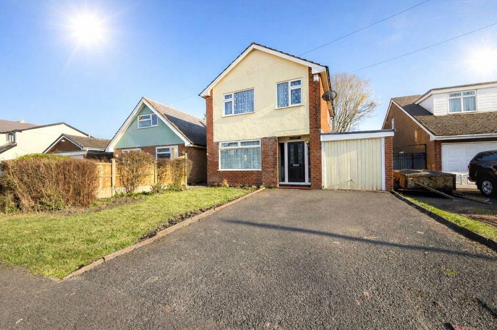 3-bed detached on Poplar Street, Norton Canes, WS11 9SG, £250,000