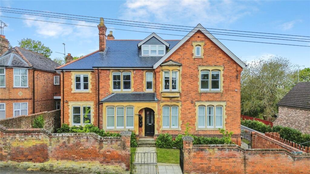 Main image of property: Brunswick Hill, Reading, Berkshire, RG1