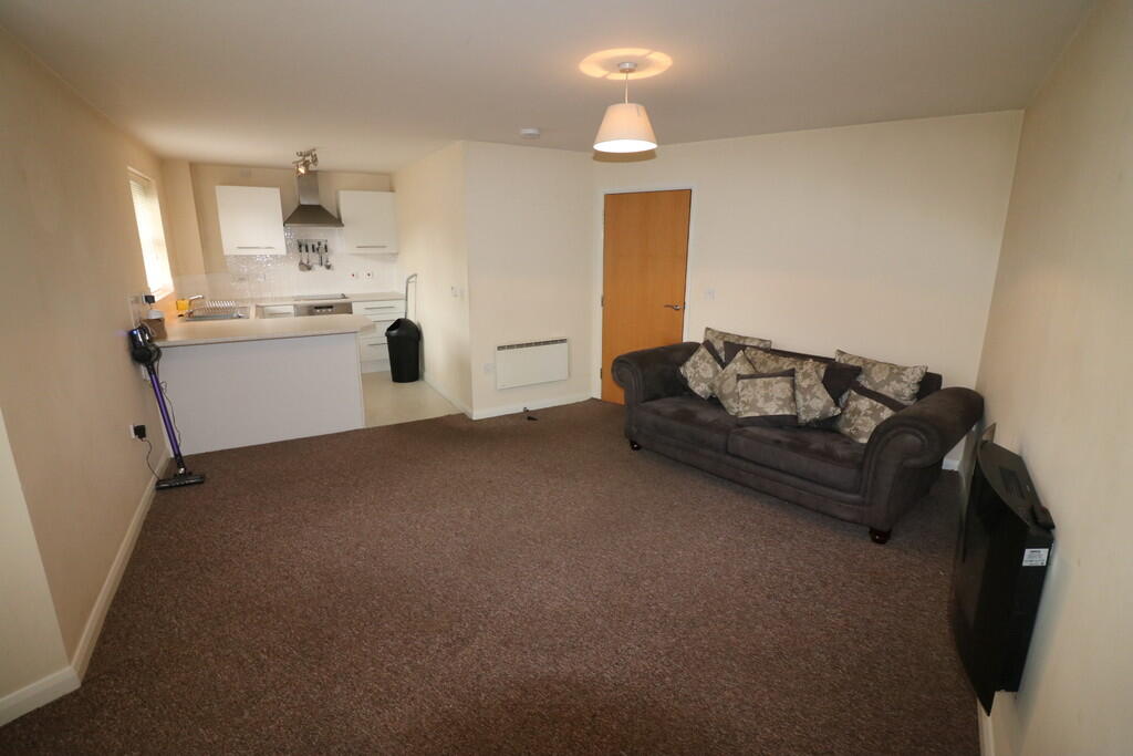 Apartment in Hull - View 4