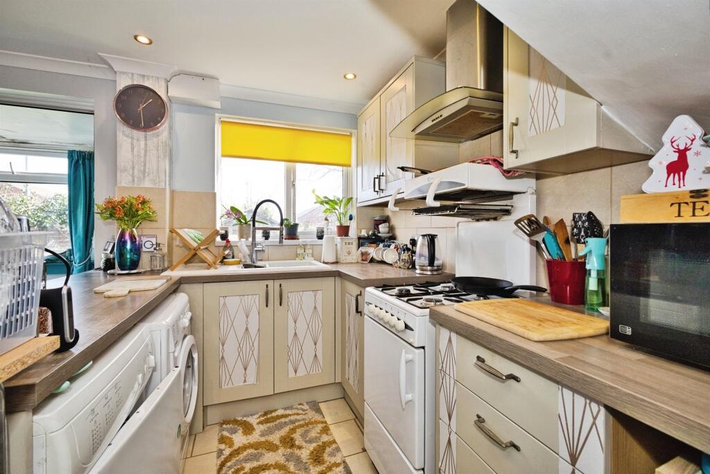 Additional image 3 of Gainsborough Way, Yeovil