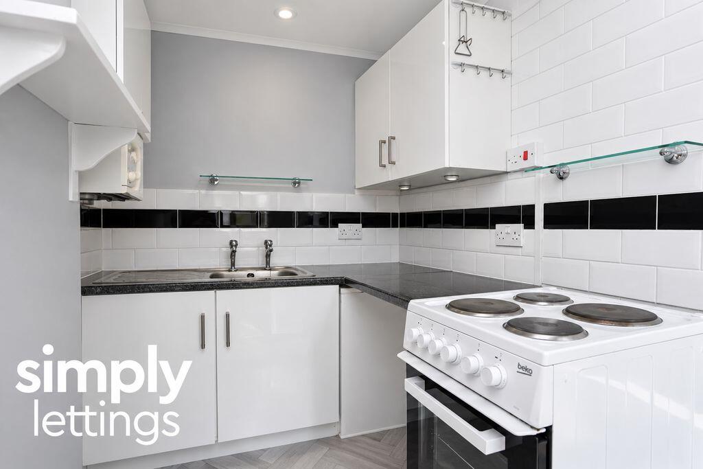Apartment in Worthing, Broadwater - View 5