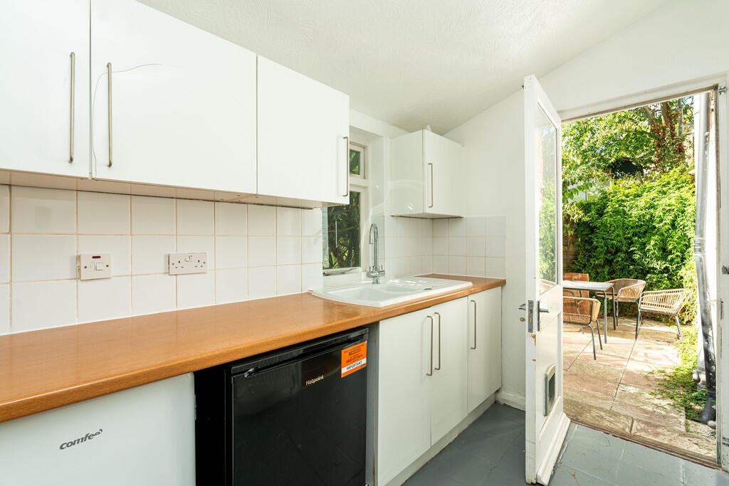 House in London - View 5