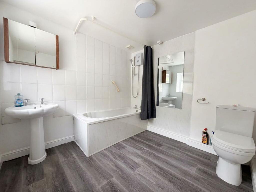 House in Truro - View 5