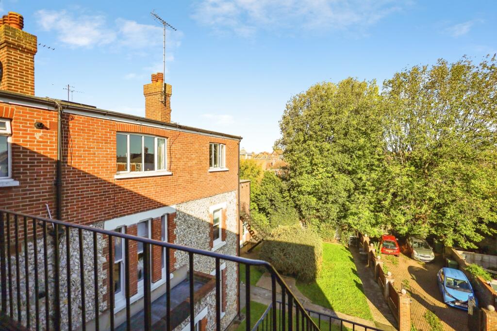 Blackwater Road, Eastbourne, East Sussex, BN21 photo 4