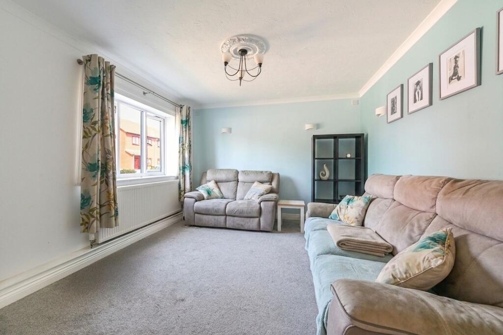Brading Close, Eastbourne, BN23 photo 4