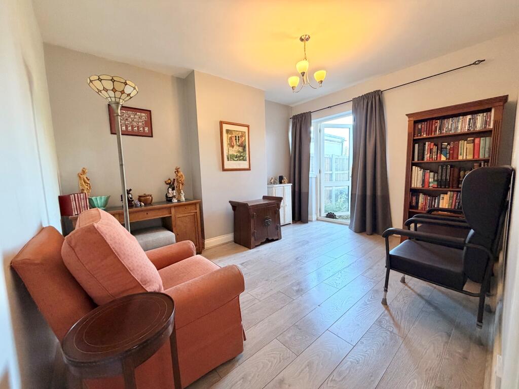 House in Romford - View 2